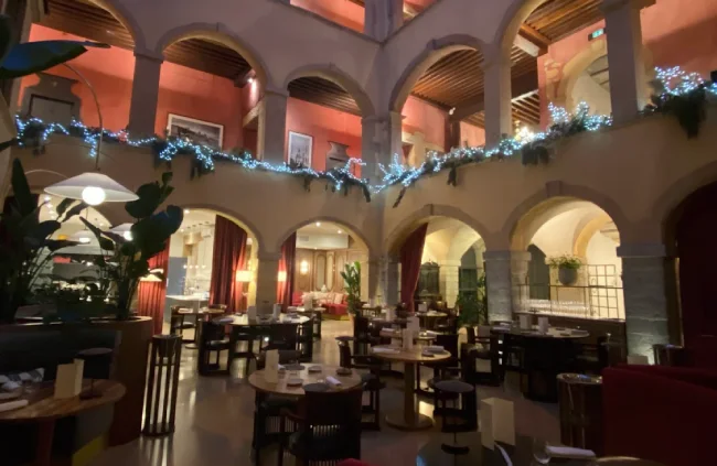 Le Comptoir – Cour des Loges