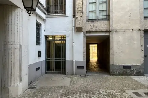 Traboule et Cour des Moirages