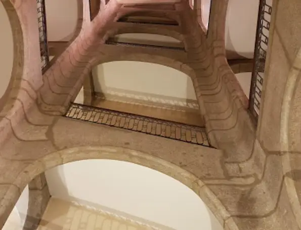 Escalier à quatre noyaux du Petit Collège à Saint-Jean