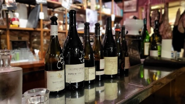 La Cave Des Voyageurs