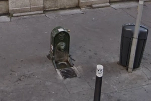 Drinking water fountain at 12 Rue du Garet