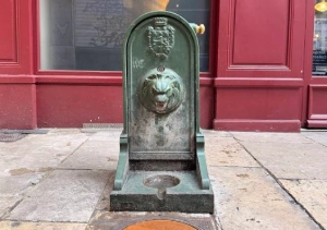 drinking water fountain at 21 Rue des Trois-Maries