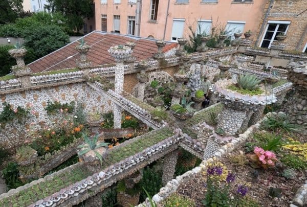 Discovering the Rosa Mir Garden