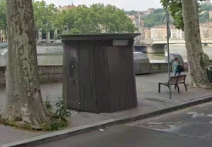 public toilet 12 Quai de la Pêcherie