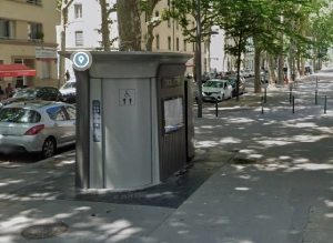 public toilet at 61 Rue Delandine