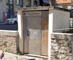public toilet at 9 Place Colbert