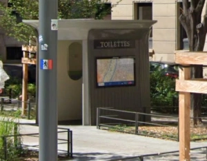 Public toilet on Place Ampère