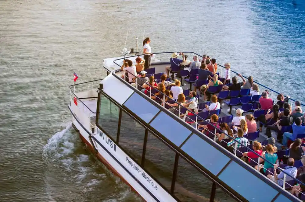 Croisière touristique guidée