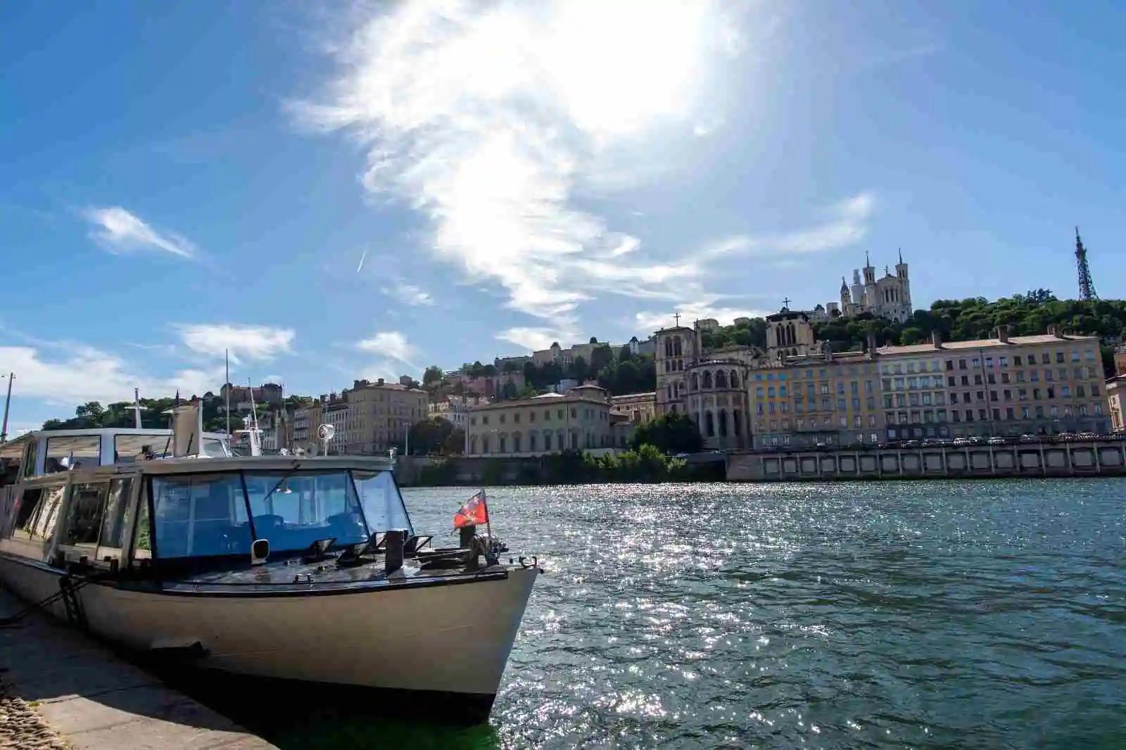 L’Échappée sur la Saône matinale – Découvrez Lyon au fil de l’eau en bateau