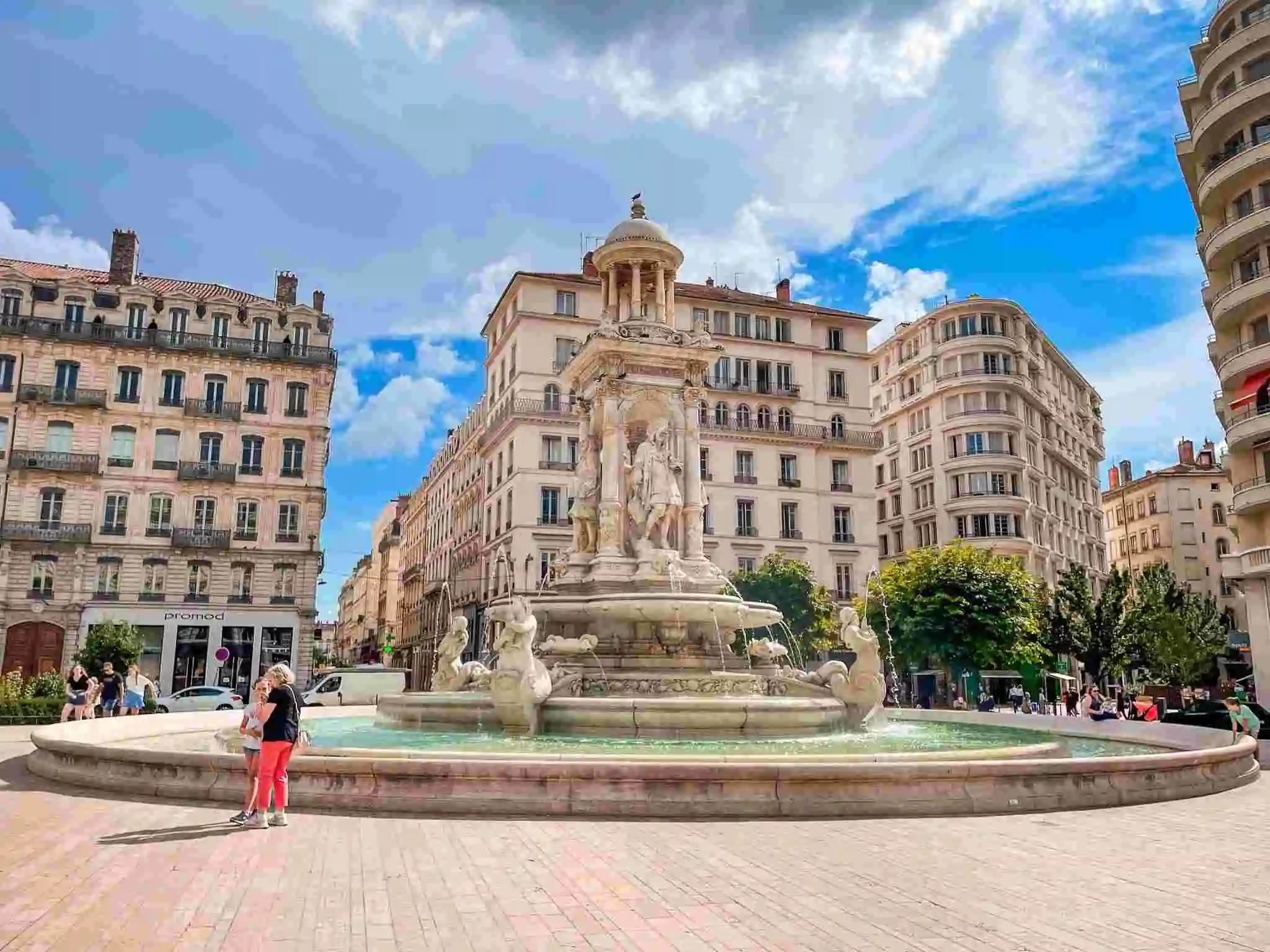 Visite du Vieux-Lyon à Bellecour avec un guide - français