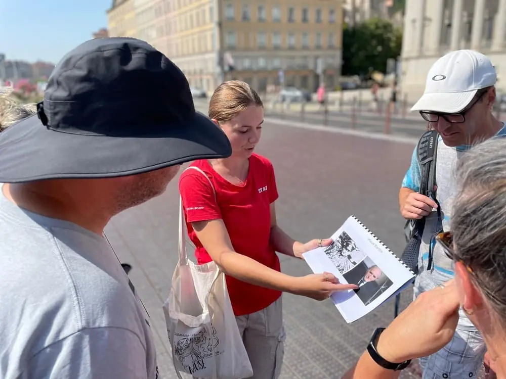 Visite du Vieux-Lyon à Bellecour avec un guide - français