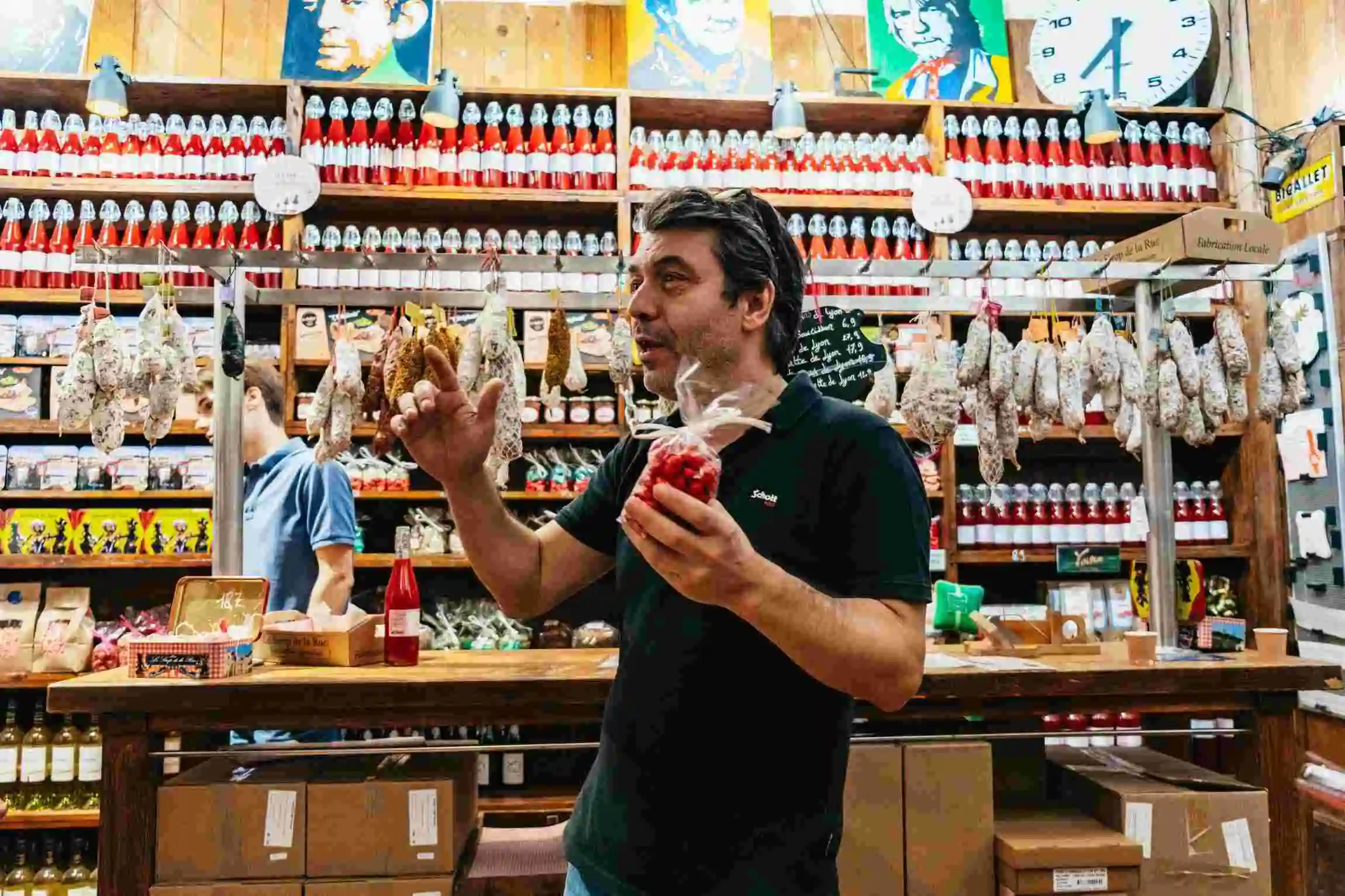 walking tour with food tasting in Old Lyon