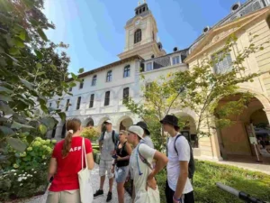 Visite du Vieux-Lyon à Bellecour avec un guide - français