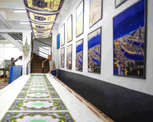 Visite guidée du dernier atelier lyonnais d’impression sur soie